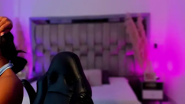 ChaynnaCooper online show from December 21, 2025, 4:08 am