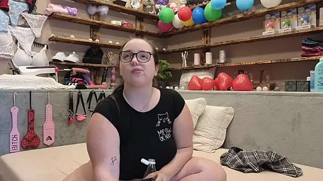 Kimberly-Caprice online show from March 17, 2025, 11:21 am