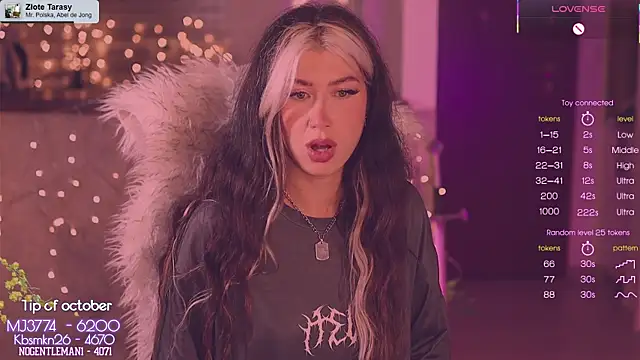 Virtual Wafu online show from October 21, 2025, 7:03 pm