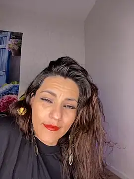 Snapshot of Chanel_shaw chatting on October 21, 2025, 8:20 pm Chanel shaw online show from October 21, 2025, 8:20 pm