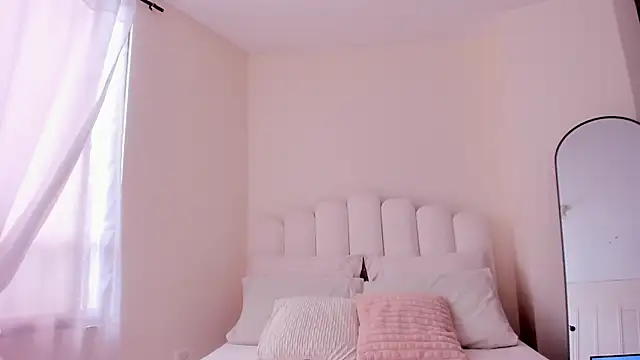 evely coelloo online show from November 6, 2025, 6:53 pm