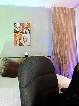 nahiarapalmer19 online show from March 22, 2026, 4:21 pm