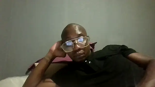 Snapshot of TheeRealShow chatting on March 1, 2026, 1:29 am TheeRealShow online show from March 1, 2026, 1:29 am