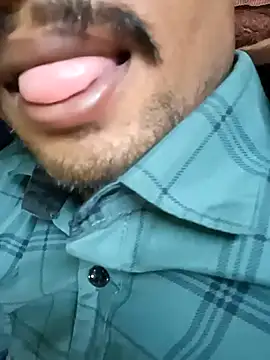 Snapshot of GF_nd_BF_ chatting on February 20, 2025, 4:25 pm GF nd BF  online show from February 20, 2025, 4:25 pm