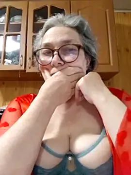 IrinaSweet54 online show from May 13, 2026, 7:17 am