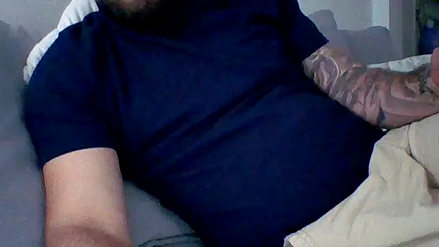 bobotatto online show from April 19, 2026, 6:43 pm