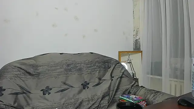 Snapshot of YourSuperModel chatting on December 19, 2024, 1:18 pm YourSuperModel online show from December 19, 2024, 1:18 pm