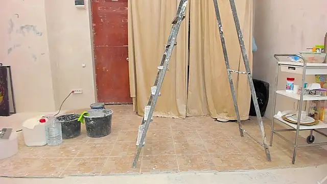 Snapshot of YourSuperModel chatting on February 1, 2025, 2:13 pm YourSuperModel online show from February 1, 2025, 2:13 pm