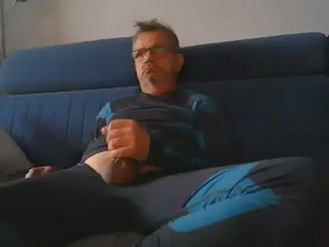 axecoman60 online show from January 31, 2025, 7:39 am