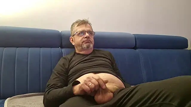 axecoman60 online show from March 18, 2025, 7:53 pm