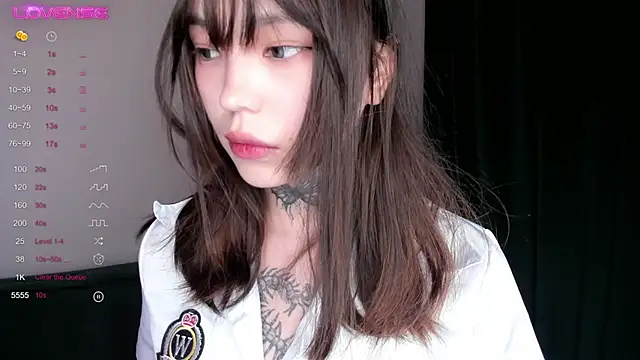 Snapshot of Dark_Ester chatting on September 30, 2025, 12:43 pm Dark Ester online show from September 30, 2025, 12:43 pm