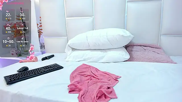 SaraDreamss online show from March 8, 2025, 11:39 pm