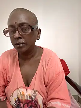 mamakarma1403 online show from June 14, 2026, 3:30 am