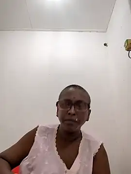 mamakarma1403 online show from June 24, 2026, 4:11 am