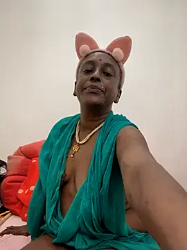 mamakarma1403 online show from June 26, 2026, 5:23 am