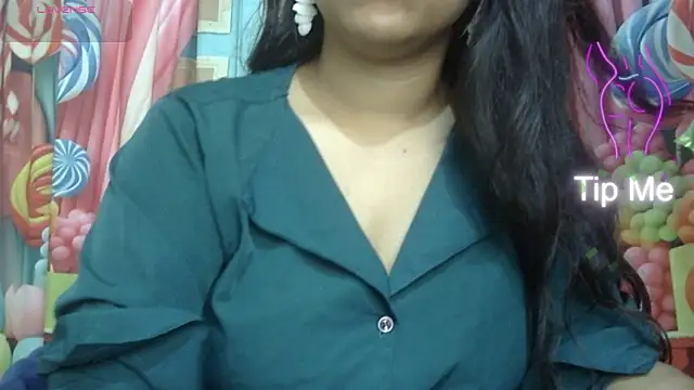 Preeti-Sexy online show from May 12, 2026, 4:42 am