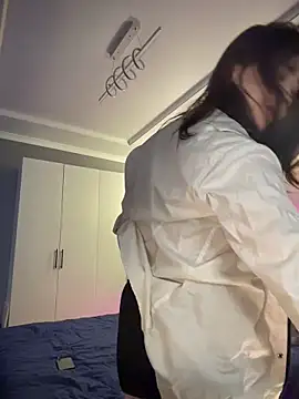 JoyFulLicss online show from May 24, 2026, 11:48 am