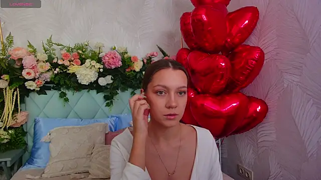 Snapshot of AliceBrayan chatting on February 5, 2026, 5:06 pm AliceBrayan online show from February 5, 2026, 5:06 pm