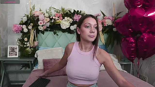 Snapshot of AliceBrayan chatting on February 19, 2026, 5:20 pm AliceBrayan online show from February 19, 2026, 5:20 pm