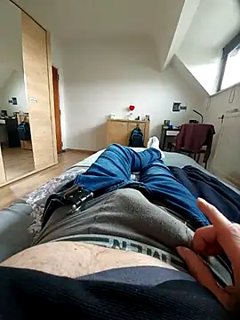 pascalino100 online show from March 15, 2025, 11:40 am