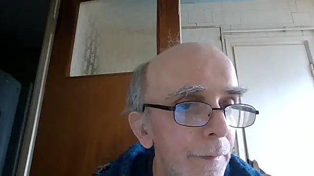 mariusica1xh online show from April 12, 2026, 10:53 am