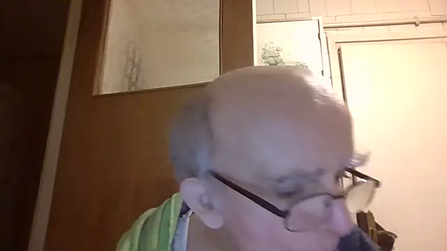 Snapshot of mariusica1@xh chatting on April 18, 2026, 7:07 pm mariusica1xh online show from April 18, 2026, 7:07 pm