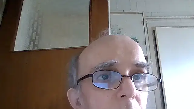 Snapshot of mariusica1@xh chatting on April 22, 2026, 10:17 am mariusica1xh online show from April 22, 2026, 10:17 am