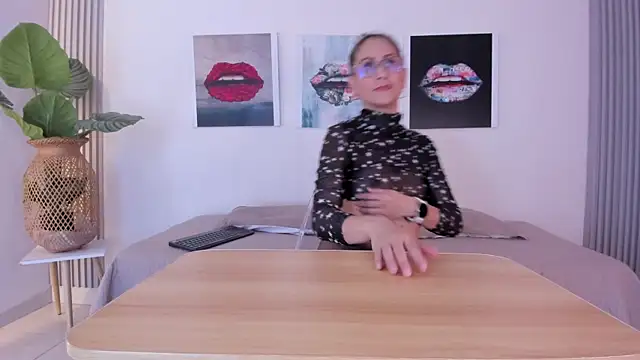 Angela donnato online show from February 18, 2026, 3:35 am