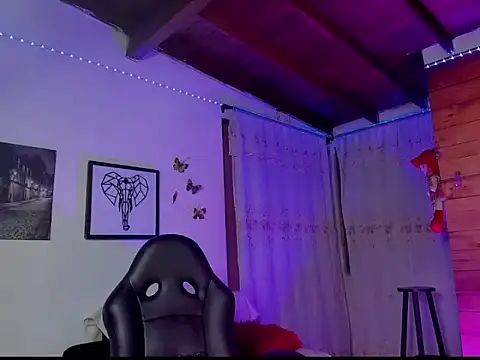 mykaelahoney online show from February 5, 2026, 12:59 am