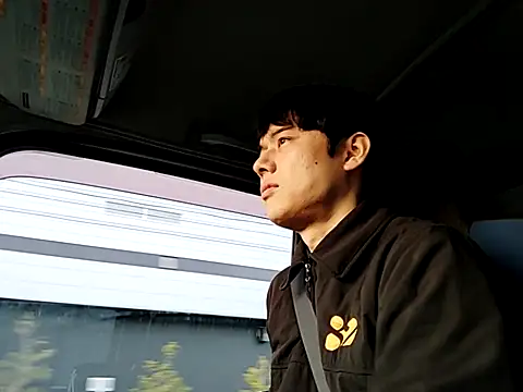 whitebriefboy online show from March 23, 2026, 9:08 pm