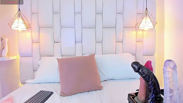 AslyGomez online show from January 20, 2025, 2:36 pm