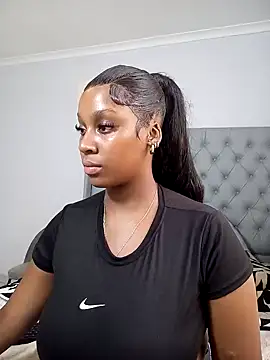 Snapshot of Candy_Love_18 chatting on December 20, 2024, 3:31 pm Candy Love 18 online show from December 20, 2024, 3:31 pm