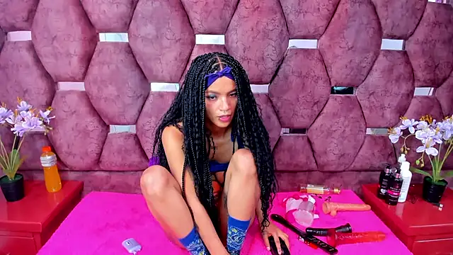 SaraLoveee  online show from January 28, 2025, 6:05 am