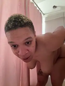 SexyHoneyRedd online show from February 11, 2026, 1:27 pm