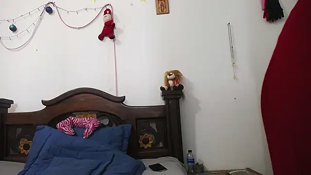 DominaLeona online show from December 16, 2024, 8:26 pm