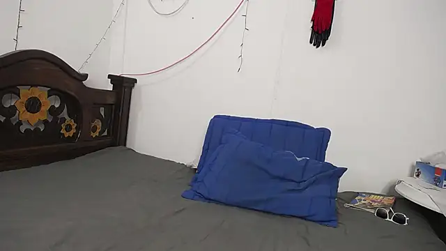 DominaLeona online show from March 6, 2025, 11:42 pm