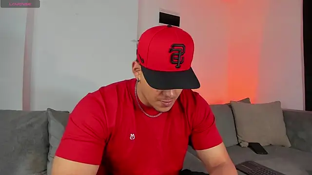 lucasanto  online show from December 22, 2024, 4:06 am