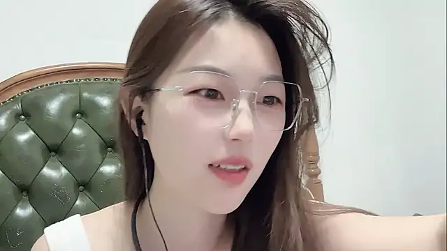 Sweet-Angel999 online show from April 29, 2026, 4:33 pm