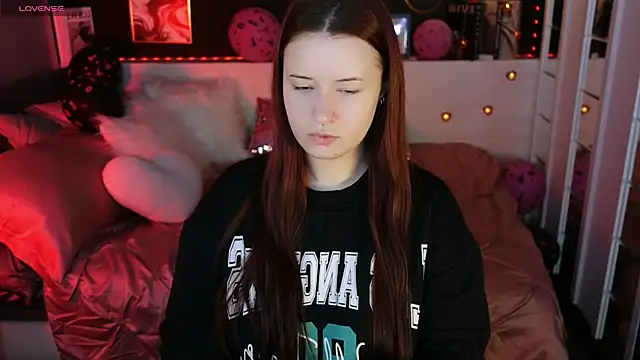 Lily Moonlight online show from February 10, 2026, 6:50 am