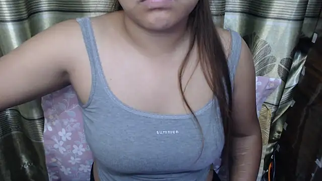 queen angelina online show from April 9, 2026, 6:57 pm