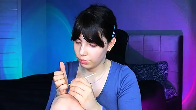 Stacy Gonzales  online show from April 3, 2026, 11:30 am