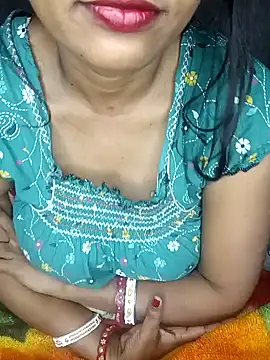 Snapshot of Wifesuman40 chatting on December 31, 2024, 2:19 am Wifesuman40 online show from December 31, 2024, 2:19 am