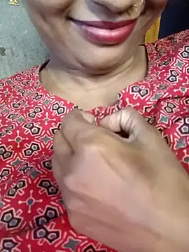 Snapshot of Wifesuman40 chatting on March 3, 2025, 5:42 am Wifesuman40 online show from March 3, 2025, 5:42 am