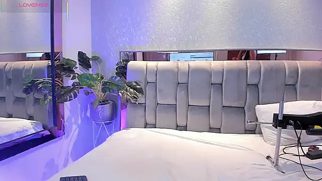 Snapshot of RoseTaylor__ chatting on December 4, 2025, 5:06 am RoseTaylor online show from December 4, 2025, 5:06 am