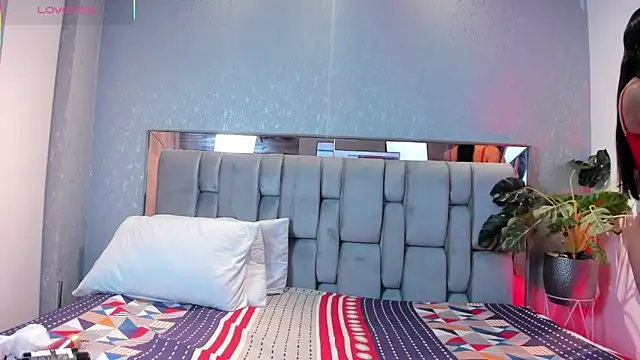 Snapshot of RoseTaylor__ chatting on February 18, 2026, 4:52 am RoseTaylor online show from February 18, 2026, 4:52 am