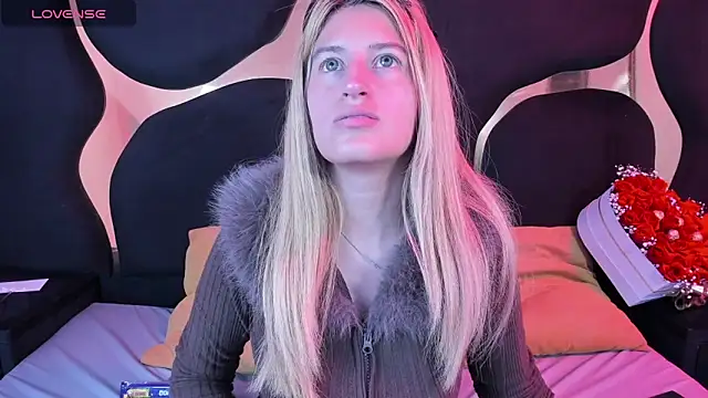 GiaRoussel online show from February 14, 2026, 3:42 pm