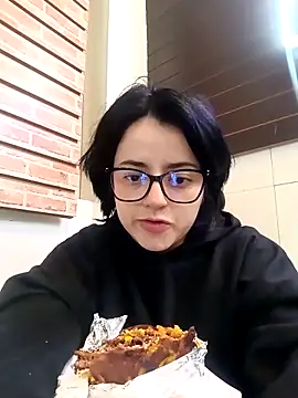 Lin-cute online show from March 4, 2025, 5:32 am