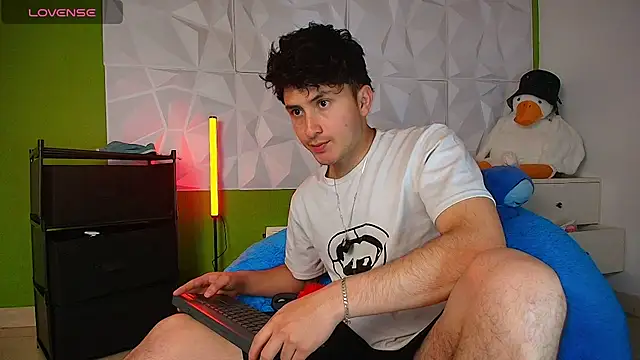 santyago taylor online show from October 6, 2025, 7:22 pm