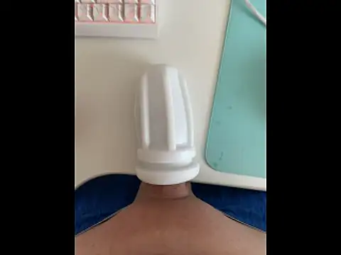 Snapshot of holyplugg chatting on February 24, 2026, 8:45 am holyplugg online show from February 24, 2026, 8:45 am