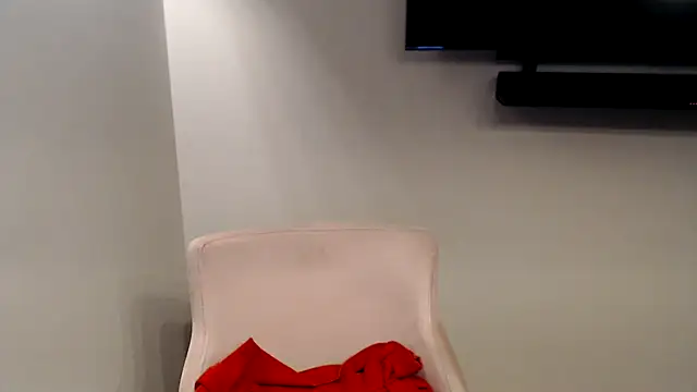 JenniLowen online show from February 16, 2025, 6:10 am